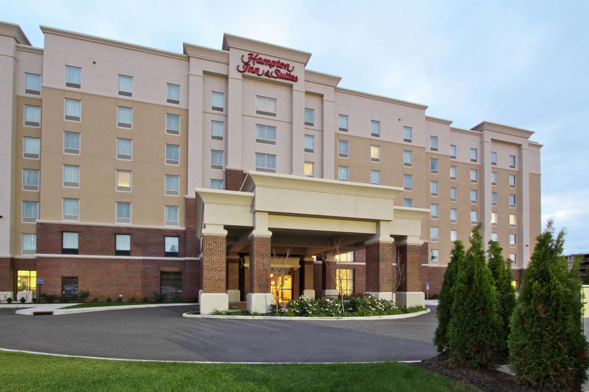 Hampton Inn & Suites Columbus/University Area Exterior photo